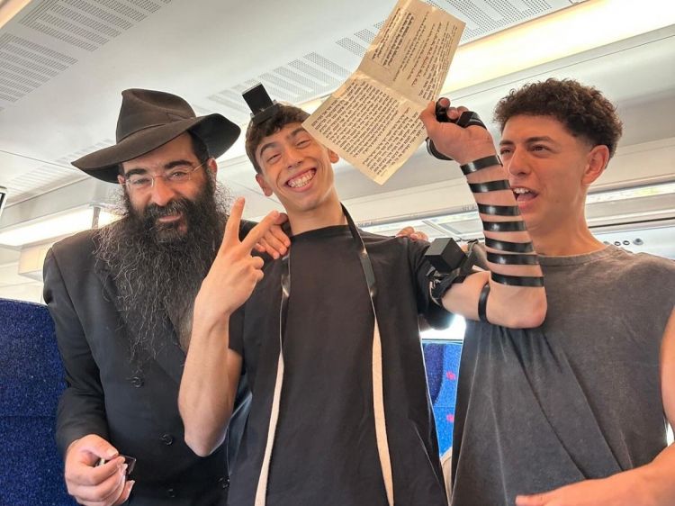 שבע יפול חסיד וקם